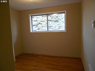 5th image of 518 SE 100th Ave