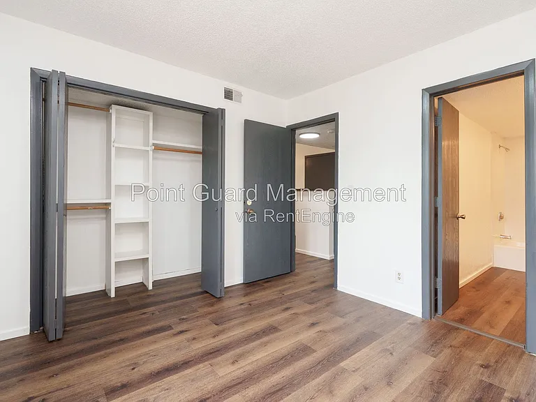 Midtown Place Apartments — Photo 37