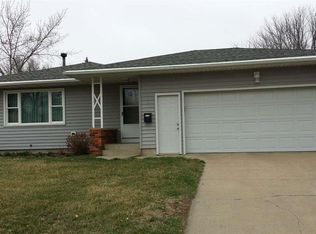 108 W Southview Dr, Marshall, MN 56258