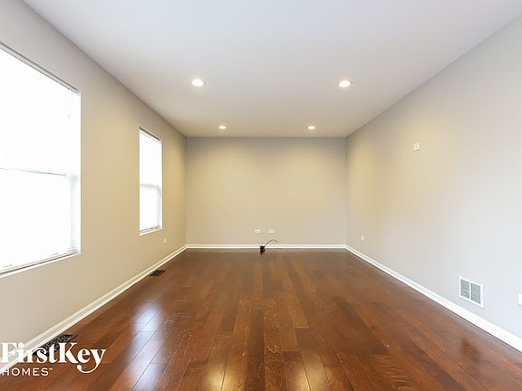 3rd image of 5206 Sunmeadow Dr