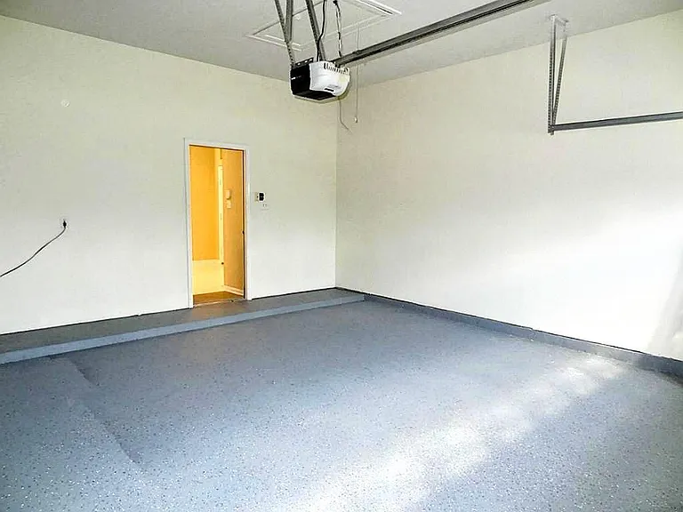 10114 Crescent Bluff Ln — Photo 41