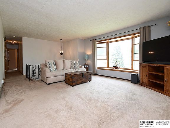 5th image of 1119 Parc Dr