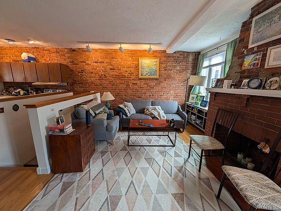 3rd image of 131 Sutherland Rd #2P