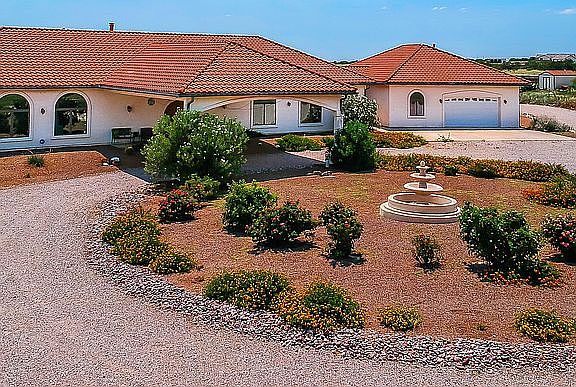 Front of house & garage