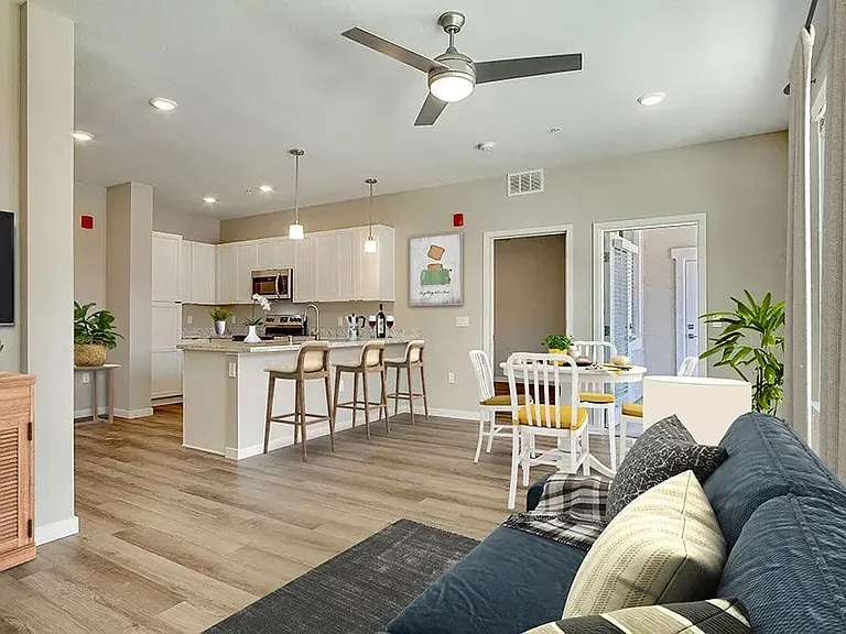 Silverado Apartments — Photo 20