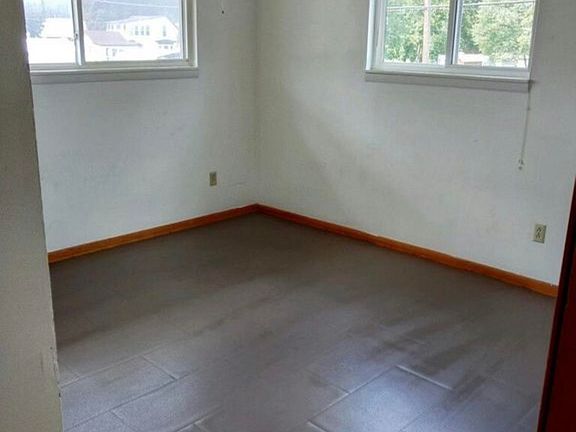 4th image of 524 Neosho St