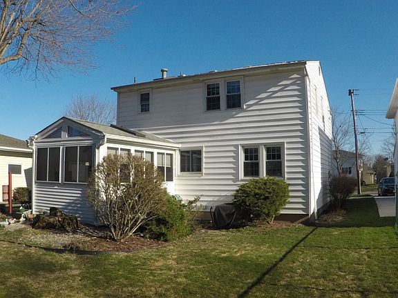 3rd image of 24 Wildwood Dr