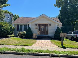 516 Majestic Ave, Bellmawr, NJ 08031