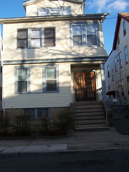1st image of 170-172 Isabella Ave