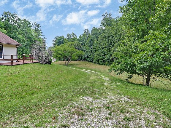 4th image of 395 Ashley Ln