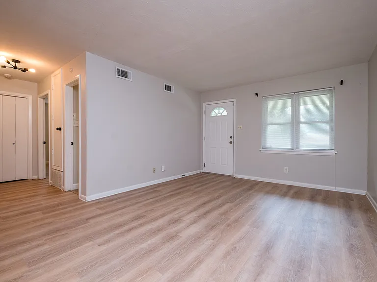 6915 Bluebird Dr — Photo 10