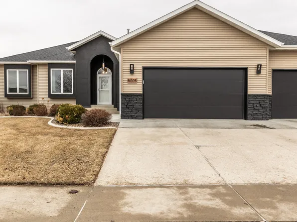 5005 Mellowsun Dr, Bismarck, ND 58503