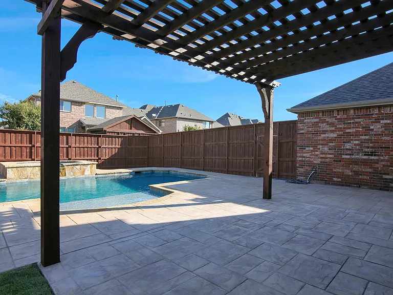 1615 Bryce Canyon Ln — Photo 45
