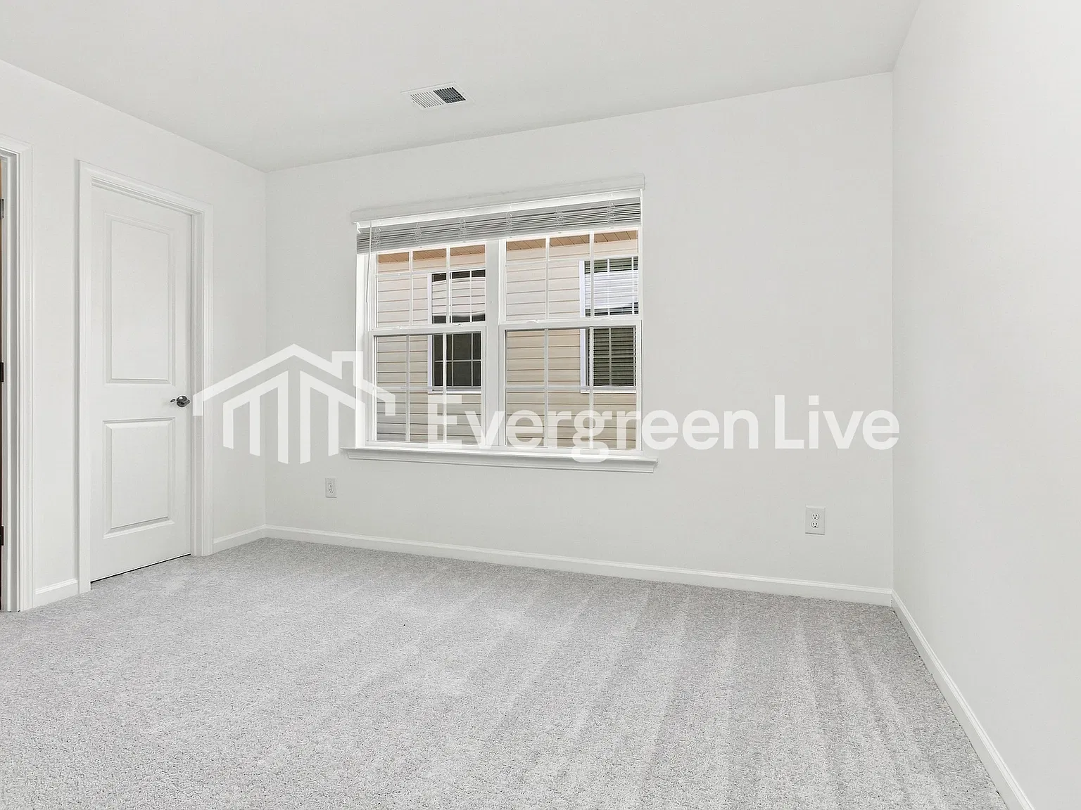 4 bed, 4.5 bath, 3322 sqft, $2,510 — Photo 4