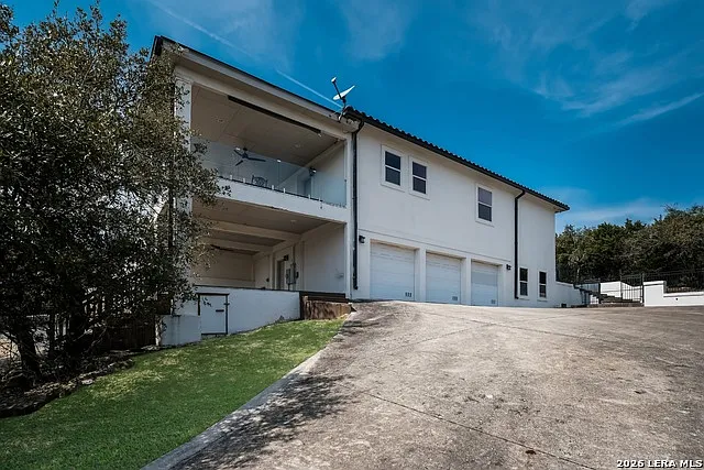 6710 Manor Hl — Photo 26
