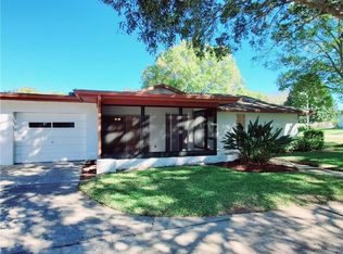 2251 Spruce Ln APT B, Palm Harbor, FL 34684