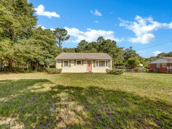 1105 Adelaide Drive, Wilmington, NC 28412