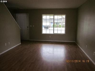 2nd image of 6704 NE 55th St