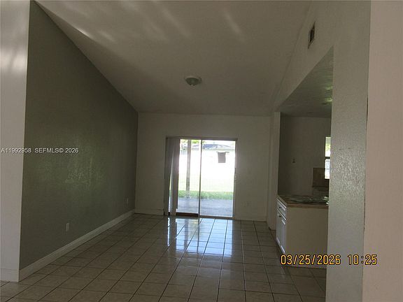 3rd image of 18420sw129th Ave