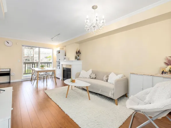 7111 Lynnwood Dr #34, Richmond, BC V7C 5S9