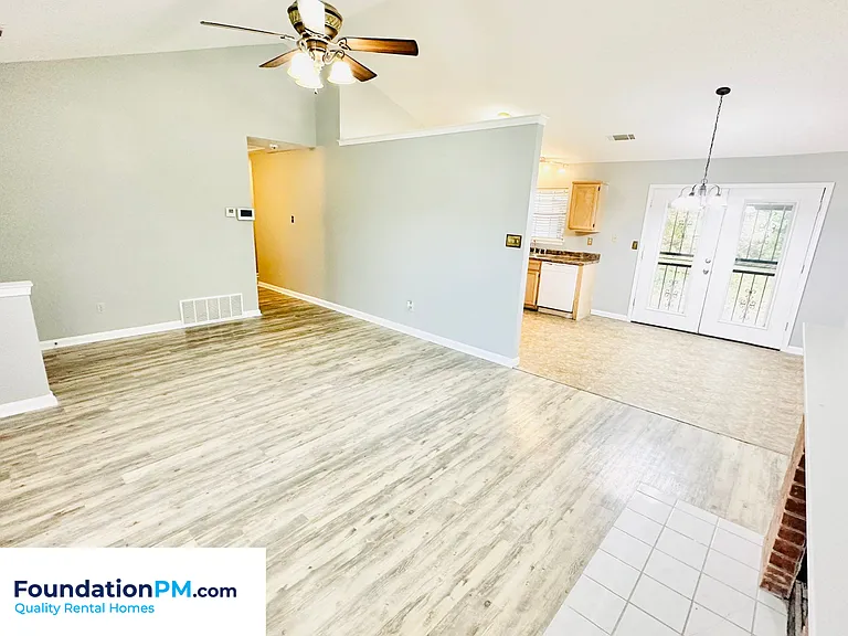 2663 Bay Pointe Cir W — Photo 5