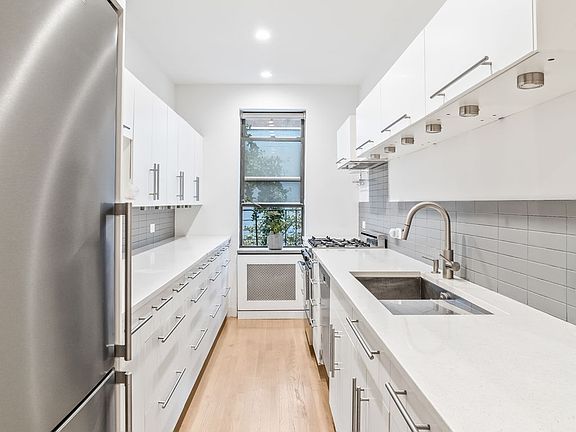 2nd image of 350 E 54th St APT 4B