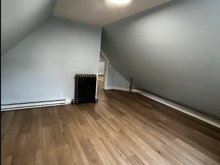 1638 Sanderson Ave — Photo 68