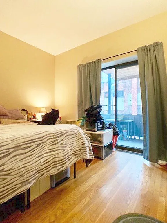 2 bed, 780 sqft, $4,200 — Photo 3