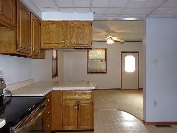 5th image of 908 5th St