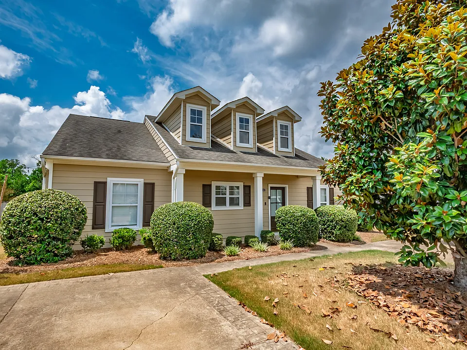 102 Saucer Ln
