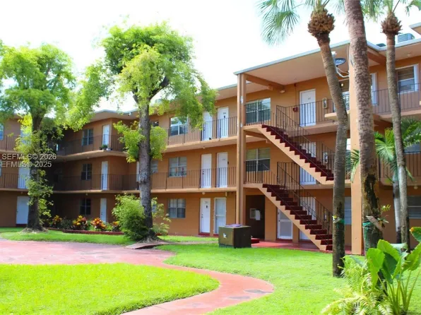 1230 W 54th St APT 218A, Hialeah, FL 33012