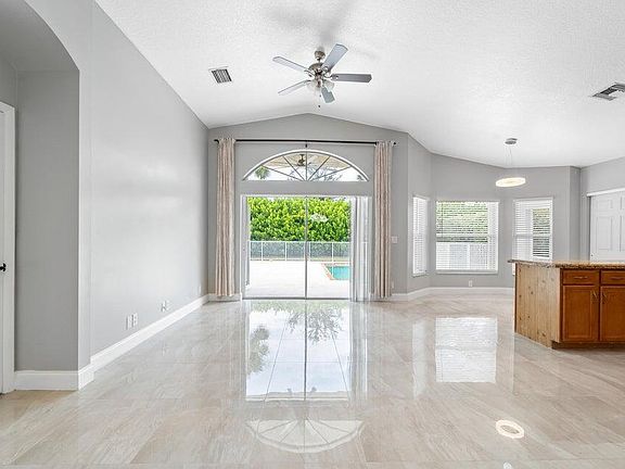 3rd image of 15079 Corby Ct