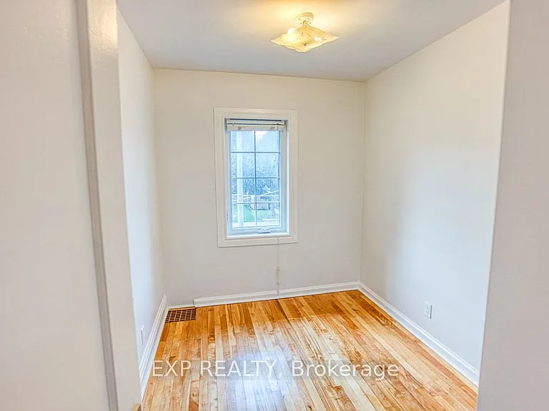 413 Holland Ave — Photo 32