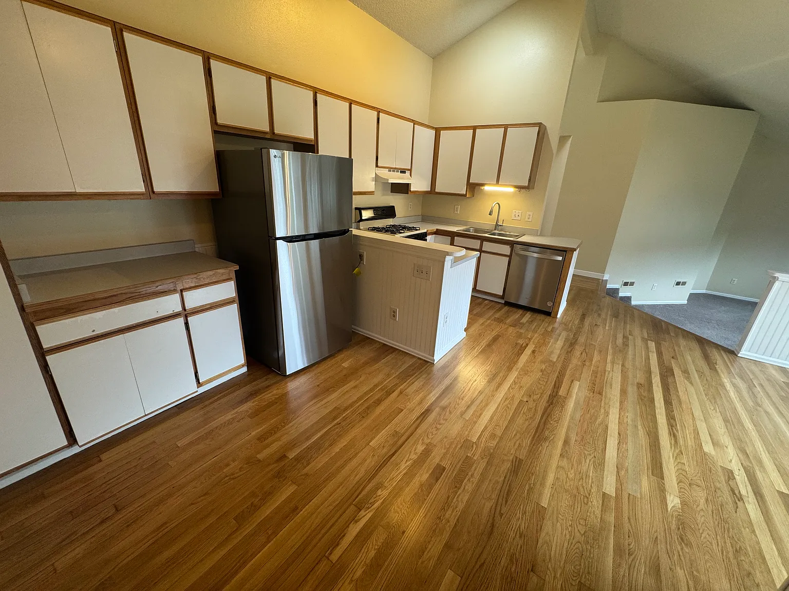 3 bed, 1104 sqft, $2,200 — Photo 4