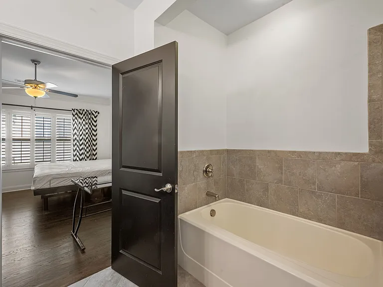 1425 Briarhaven Trl — Photo 14