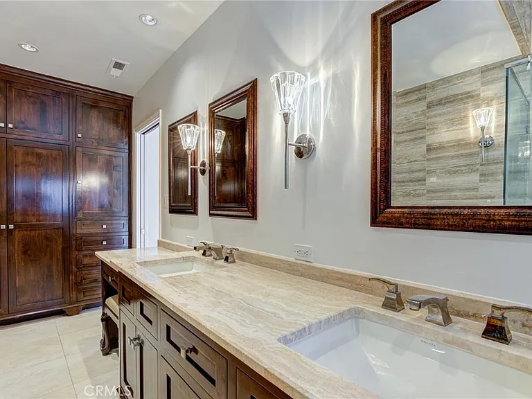 2740 Hutton Dr — Photo 16