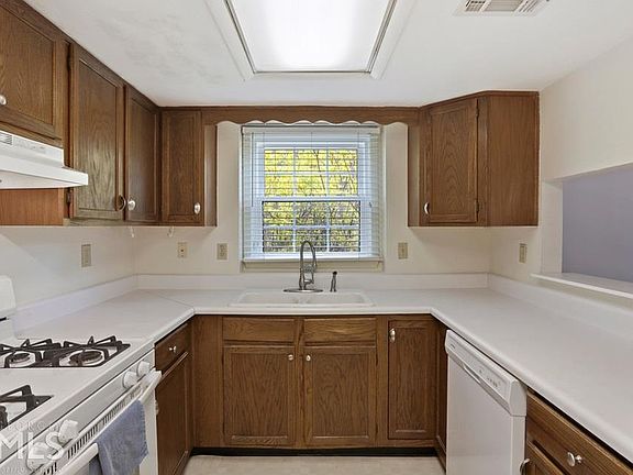 4th image of 9076 Cobbler Ct