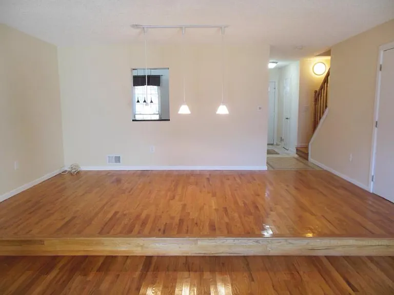 389 Penns Way — Photo 4
