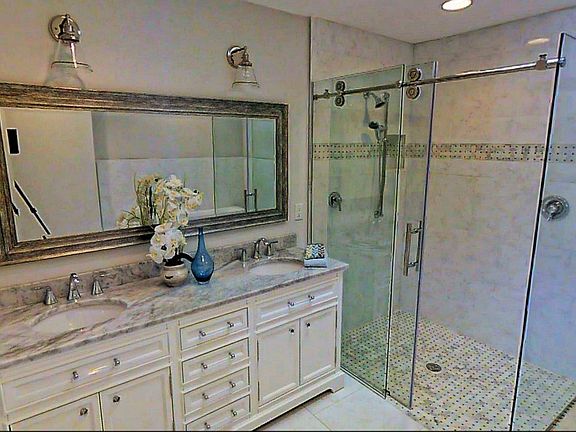 5th image of 3911 N 87th Pl
