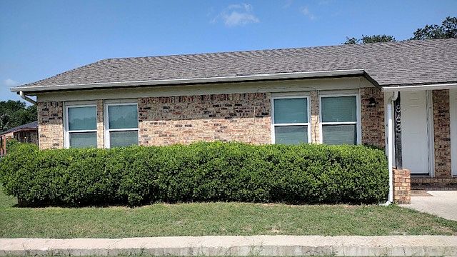 1st image of 863 Meadowlark Cir