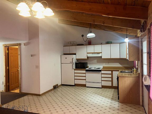 5th image of 524 & 526 N Main St