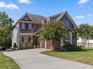 1966 Wagon Ln, Signal Mountain, TN 37377