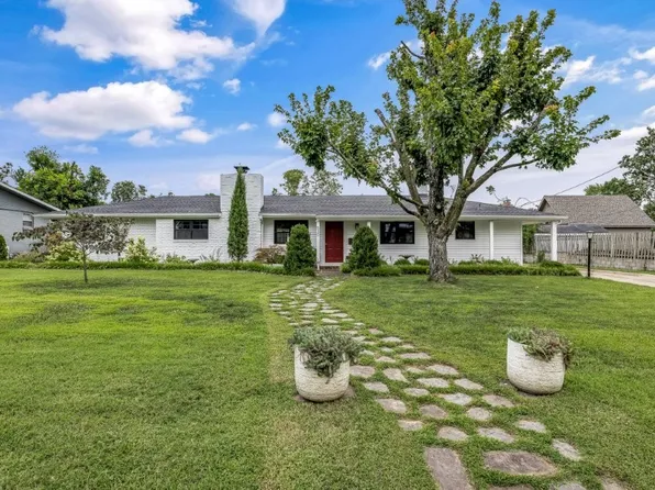 530 W Pecan St, Rogers, AR 72756