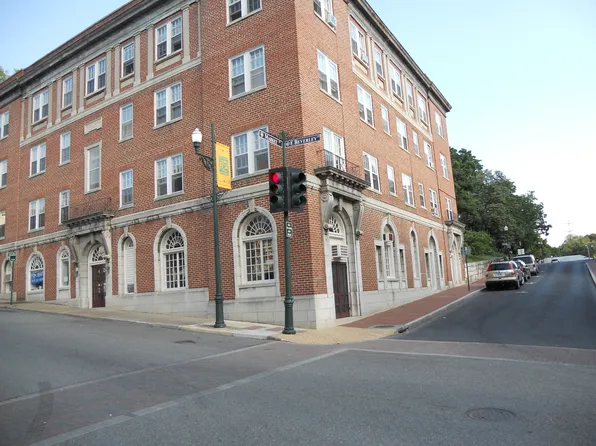 204 E Beverley St #205, Staunton, VA 24401