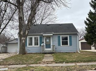 1702 N Hampshire Ave, Mason City, IA 50401