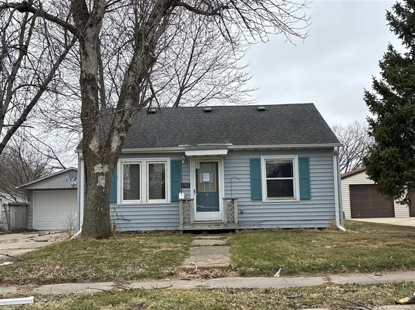1702 N Hampshire Ave, Mason City, IA 50401