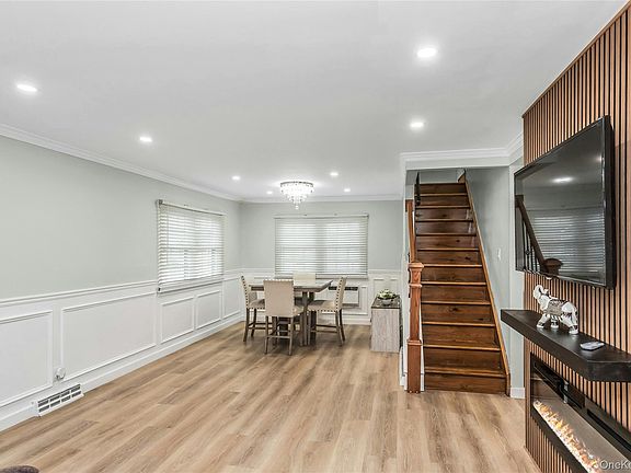 4th image of 27 Surrey Lane