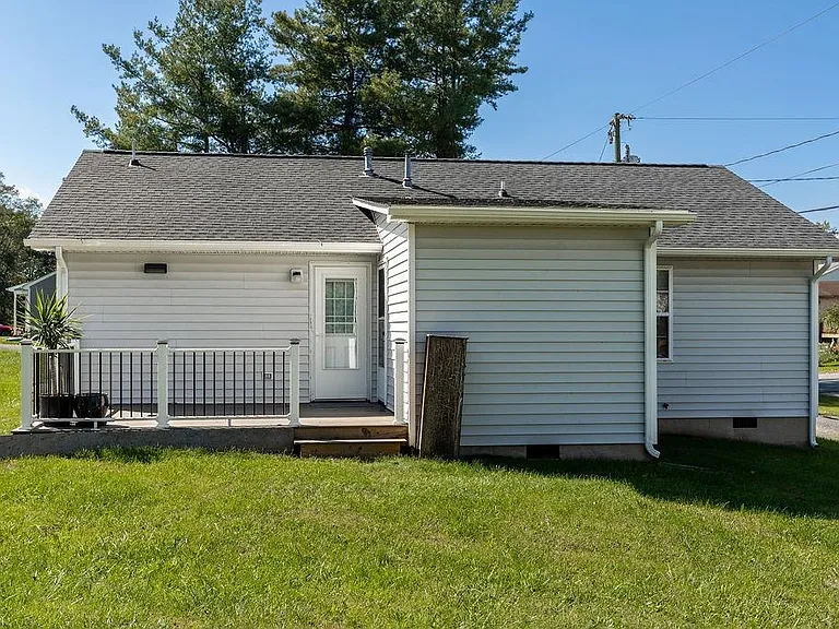 105 Hemlock St — Photo 26