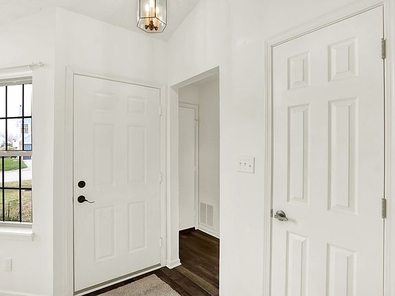 5th image of 8111 Stonebranch East Dr