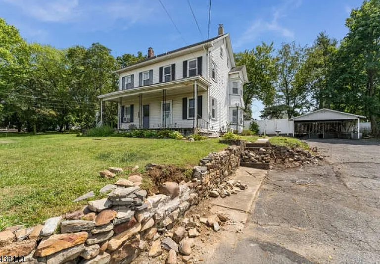 910 Belvidere Rd — Photo 1